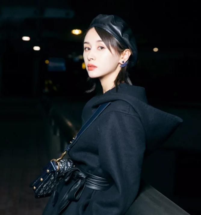 今年秋冬最chic！原來短發(fā)和帽子這么配?。? border=