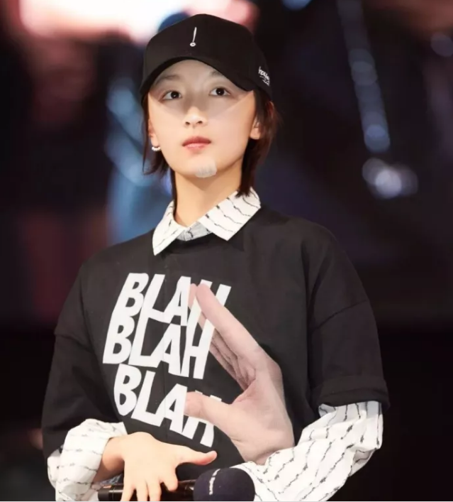 今年秋冬最chic！原來短發(fā)和帽子這么配??！