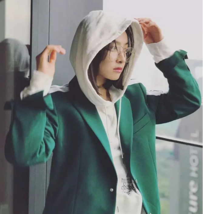 今年秋冬最chic！原來短發(fā)和帽子這么配??！