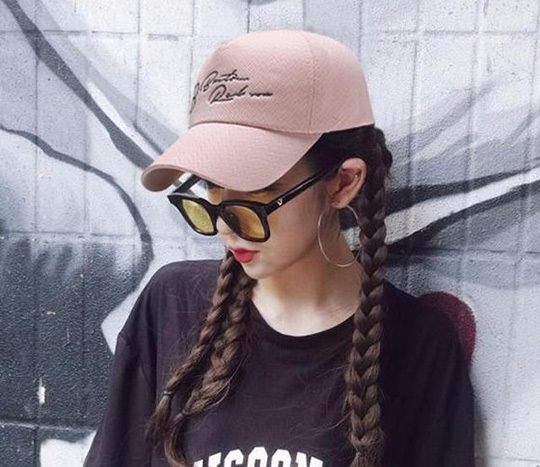美麗的帽子，帶給你不一樣的春天